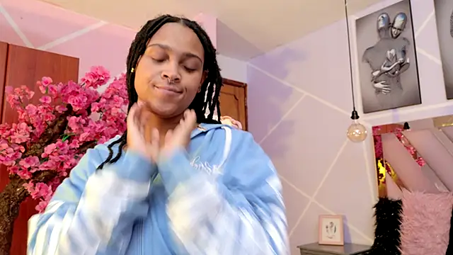 Elith noa online show from 10.14.25