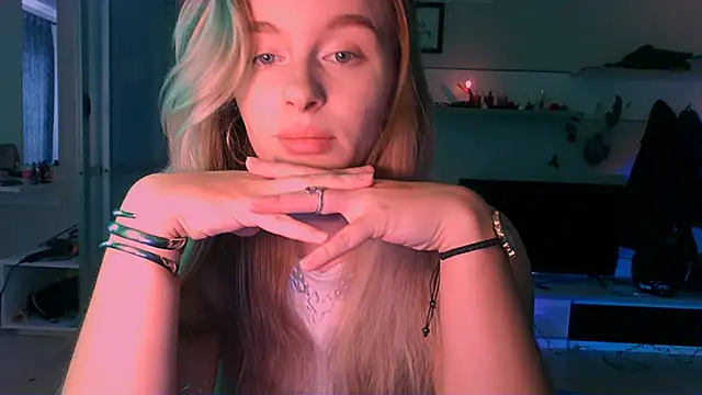 Eva Jaya online show from 09.12.25