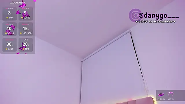 Snapshot of ZarianaEvanz chatting on 10.05.25 ZarianaEvanz online show from 10.05.25