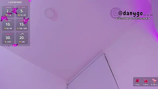 Snapshot of ZarianaEvanz chatting on 10.25.25 ZarianaEvanz online show from 10.25.25