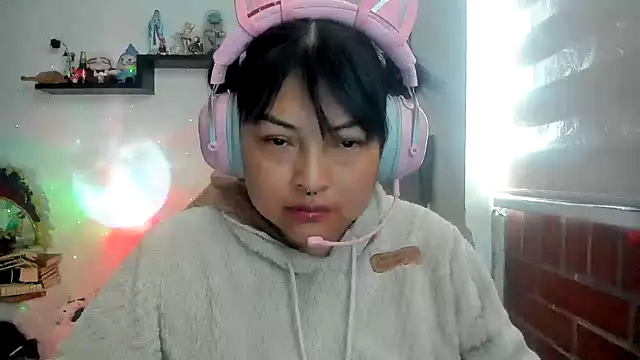 Shaddycute  online show from 04.10.26