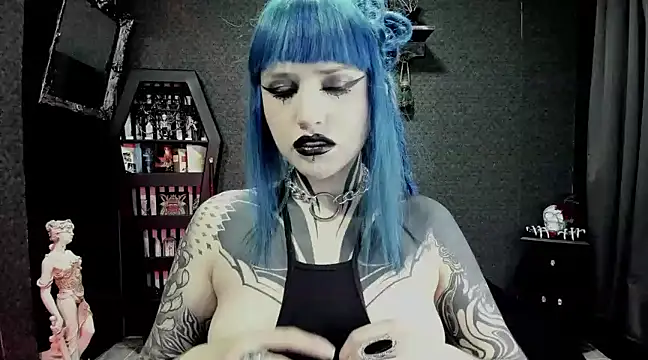 Snapshot of DimmuandDarkness chatting on 12.05.24 DimmuandDarkness online show from 12.05.24