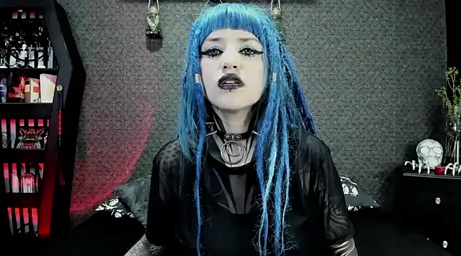 Snapshot of DimmuandDarkness chatting on 01.03.25 DimmuandDarkness online show from 01.03.25