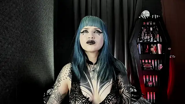 Snapshot of DimmuandDarkness chatting on 02.15.25 DimmuandDarkness online show from 02.15.25