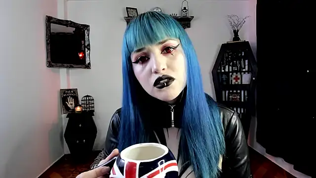 Snapshot of DimmuandDarkness chatting on 10.04.25 DimmuandDarkness online show from 10.04.25