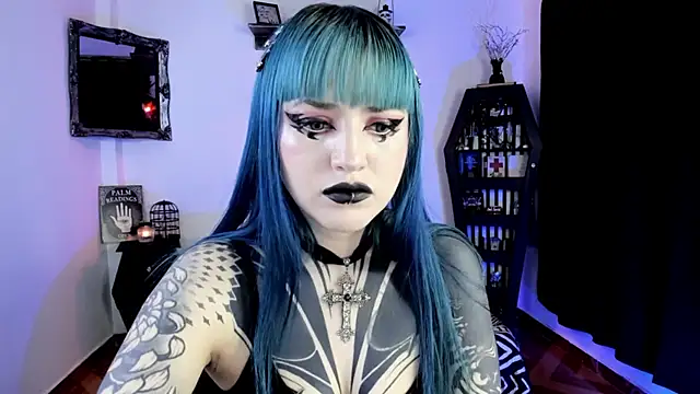 Snapshot of DimmuandDarkness chatting on 10.10.25 DimmuandDarkness online show from 10.10.25