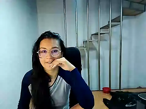 Snapshot of Jessie_Desire chatting on 02.24.25 Jessie Desire online show from 02.24.25