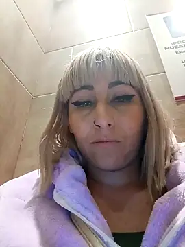 Snapshot of florecita9 chatting on 12.15.24 florecita9 online show from 12.15.24