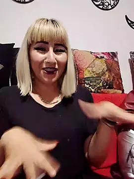 Snapshot of florecita9 chatting on 01.10.25 florecita9 online show from 01.10.25