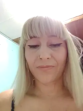 Snapshot of florecita9 chatting on 01.18.25 florecita9 online show from 01.18.25