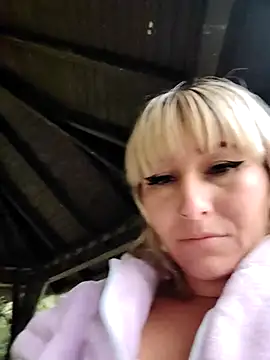 Snapshot of florecita9 chatting on 02.11.25 florecita9 online show from 02.11.25