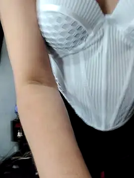 Snapshot of florecita9 chatting on 03.08.25 florecita9 online show from 03.08.25