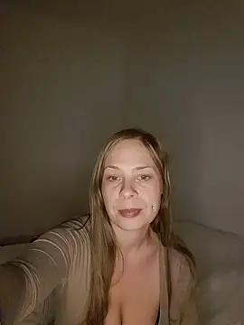 Snapshot of katiestevens chatting on 09.21.25 katiestevens online show from 09.21.25