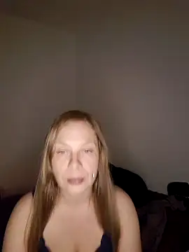 Snapshot of katiestevens chatting on 09.25.25 katiestevens online show from 09.25.25