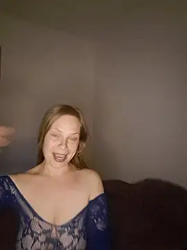 Snapshot of katiestevens chatting on 09.26.25 katiestevens online show from 09.26.25