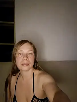 Snapshot of katiestevens chatting on 10.03.25 katiestevens online show from 10.03.25