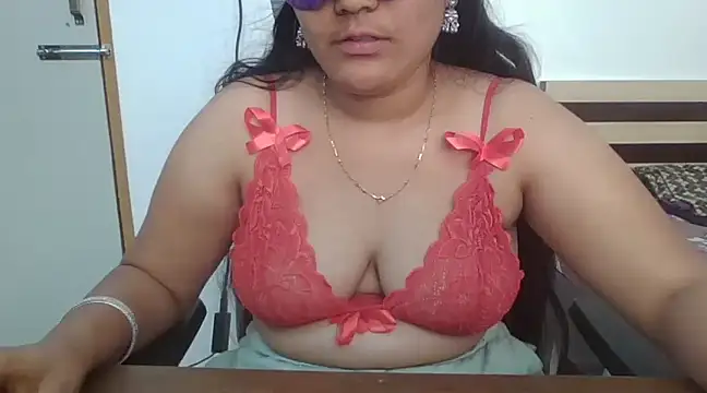 Snapshot of ammu_telugu_192 chatting on 02.10.25 ammu telugu 192 online show from 02.10.25