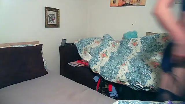 Snapshot of balkangirl1 chatting on 12.14.25 balkangirl1 online show from 12.14.25