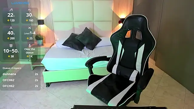 caro03x online show from 03.18.25