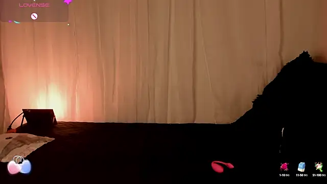 caro03x online show from 10.17.25