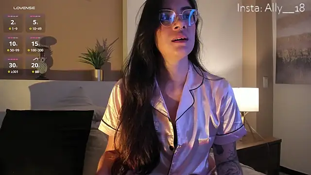 Snapshot of Ally_addams chatting on 02.04.25 Ally addams online show from 02.04.25