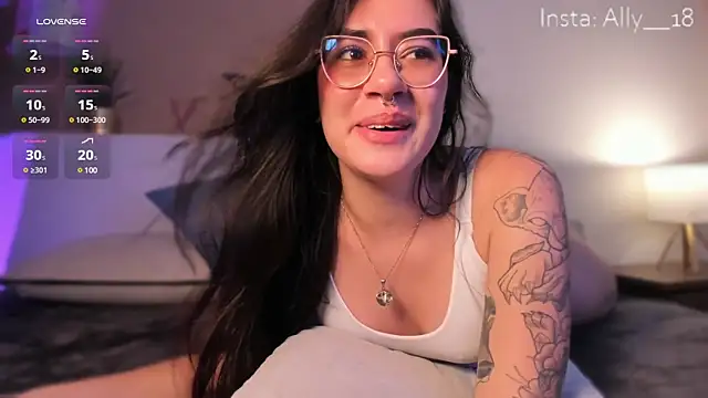 Snapshot of Ally_addams chatting on 03.06.25 Ally addams online show from 03.06.25