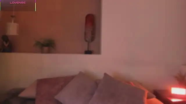 Snapshot of Ally_addams chatting on 04.25.26 Ally addams online show from 04.25.26