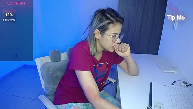 Snapshot of candydowson1 chatting on 01.13.25 candydowson1 online show from 01.13.25