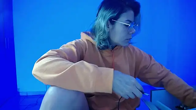 Snapshot of candydowson1 chatting on 11.26.25 candydowson1 online show from 11.26.25