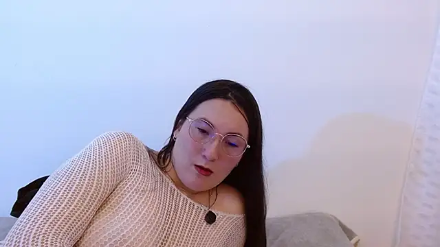Snapshot of Elle_Lee_ chatting on 06.24.26 Elle Lee online show from 06.24.26