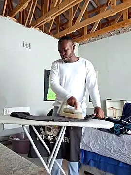 Snapshot of LaughRiotX chatting on 10.02.25 LaughRiotX online show from 10.02.25