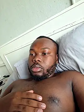 Snapshot of LaughRiotX chatting on 10.28.25 LaughRiotX online show from 10.28.25