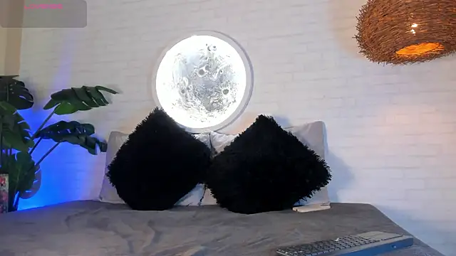 Elise Diamond online show from 03.12.25