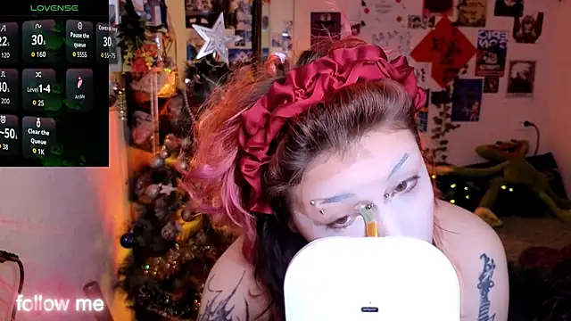 Alex Howell online show from 12.20.25