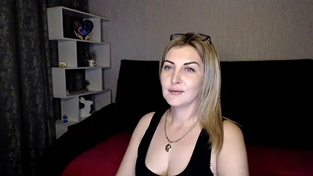 Snapshot of Amelia_Harper chatting on 12.01.24 Amelia Harper online show from 12.01.24