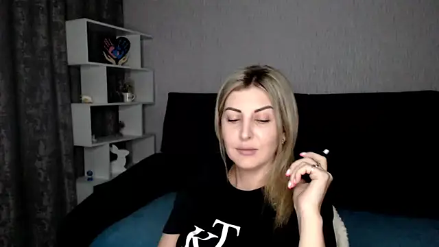 Snapshot of Amelia_Harper chatting on 12.10.24 Amelia Harper online show from 12.10.24