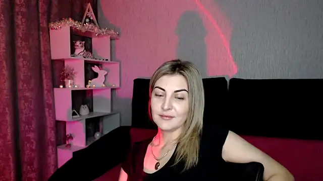 Snapshot of Amelia_Harper chatting on 12.22.24 Amelia Harper online show from 12.22.24