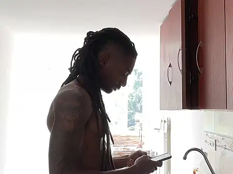 Snapshot of Malkon_Big chatting on 12.02.25 Malkon Big online show from 12.02.25