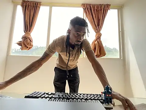 Snapshot of Malkon_Big chatting on 02.14.26 Malkon Big online show from 02.14.26