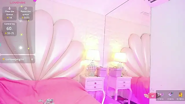 Snapshot of MavyStar chatting on 01.05.25 MavyStar online show from 01.05.25