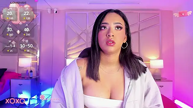 Snapshot of MavyStar chatting on 02.17.25 MavyStar online show from 02.17.25