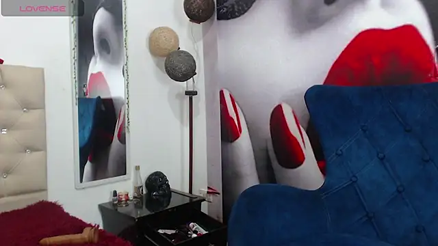 karenlennox1 online show from 12.13.24