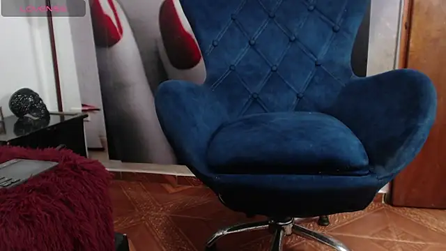 karenlennox1 online show from 12.16.24