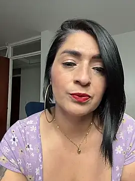 Snapshot of karenlennox1 chatting on 02.19.26 karenlennox1 online show from 02.19.26