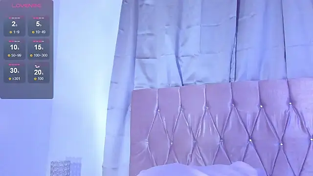 Ashley piinkk  online show from 12.30.24