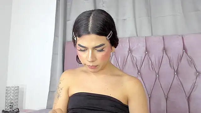 Ashley piinkk  online show from 02.20.25