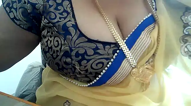 Snapshot of hot_pavitra chatting on 12.19.24 hot pavitra online show from 12.19.24