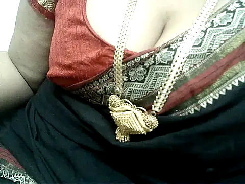 Snapshot of hot_pavitra chatting on 01.11.25 hot pavitra online show from 01.11.25