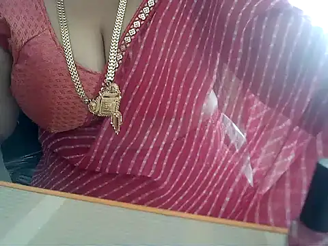 Snapshot of hot_pavitra chatting on 01.14.25 hot pavitra online show from 01.14.25