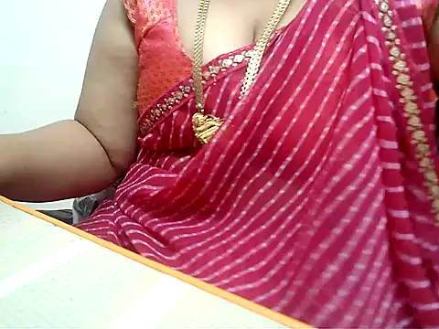 Snapshot of hot_pavitra chatting on 01.15.25 hot pavitra online show from 01.15.25